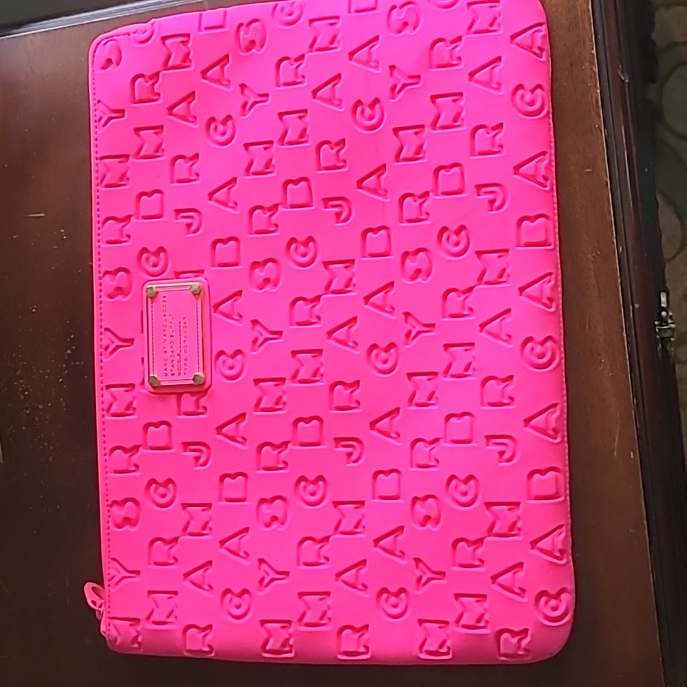 MARC JACOBS LAP TOP CASE